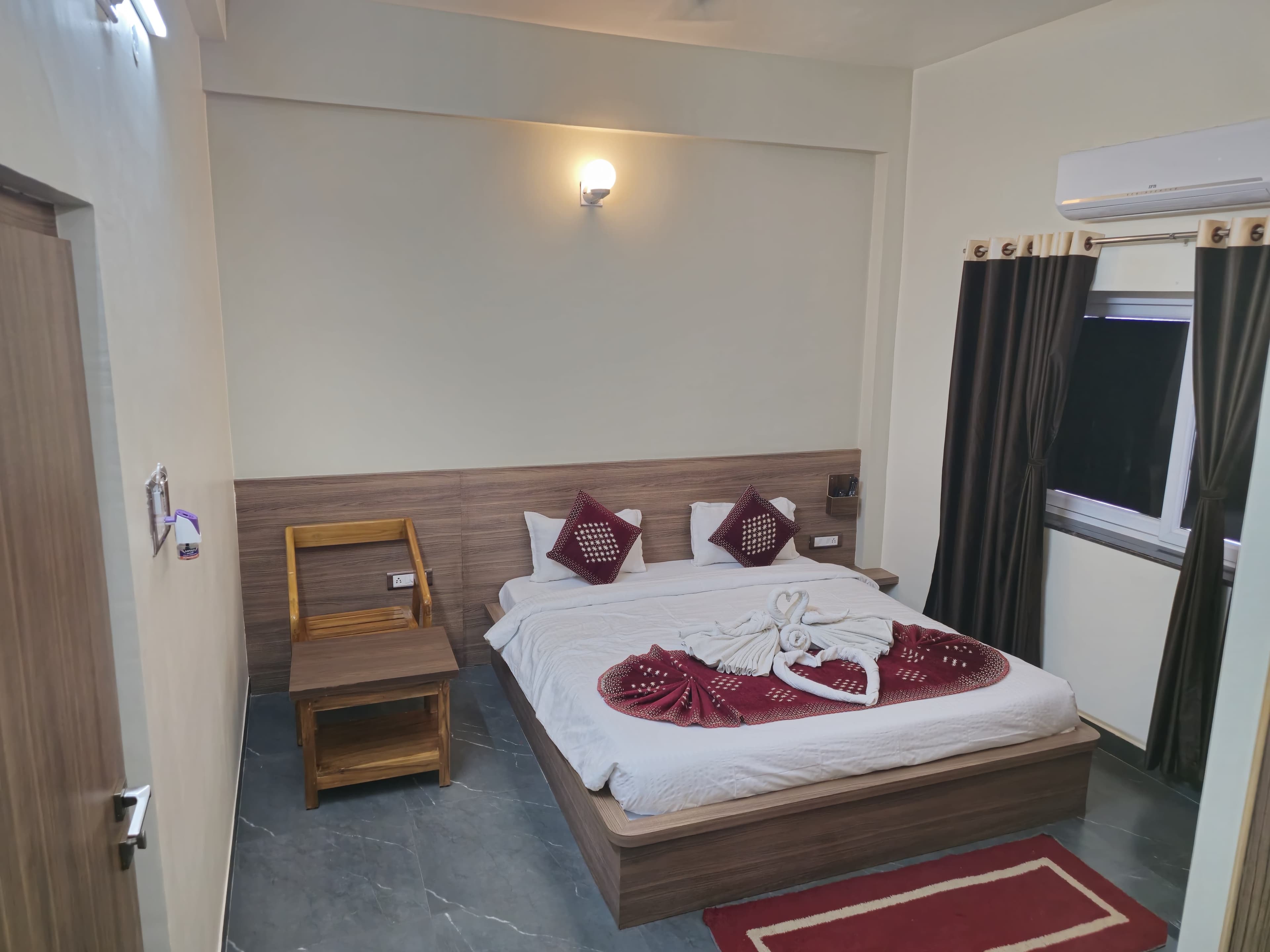Deluxe Bedroom